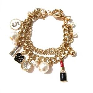 Gold Tone Fashion Toggle Charm Bracelet